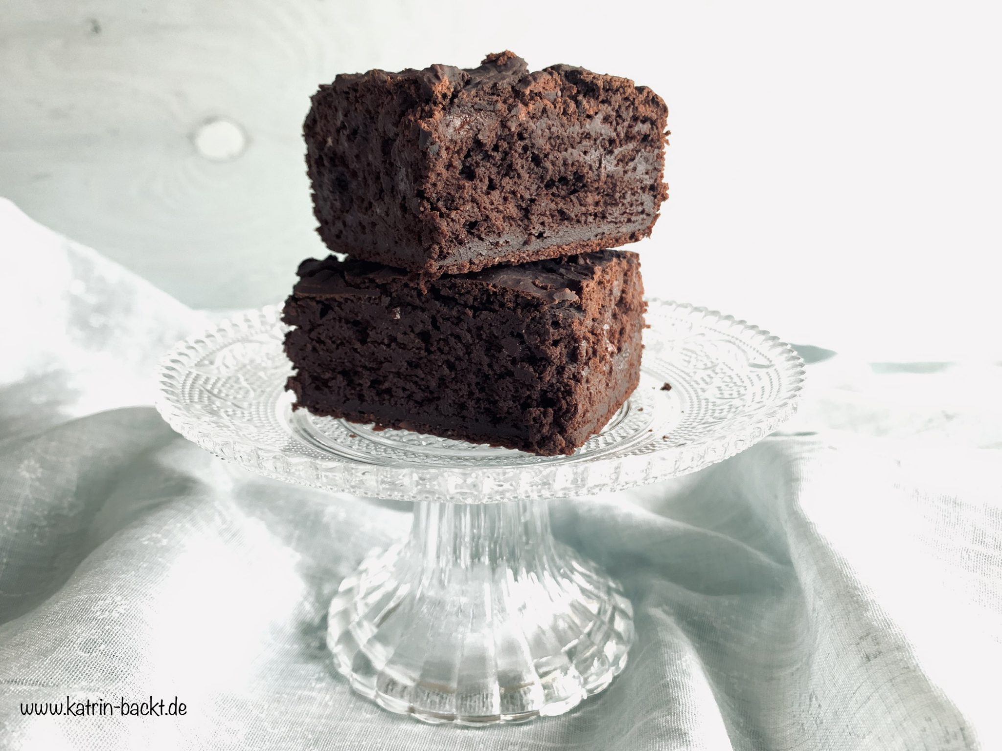 Brownies mit Erdnussbutter-Karamell-Soße, Vegan! | katrin-backt