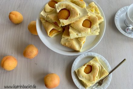Gitterkuchen mit Aprikosen